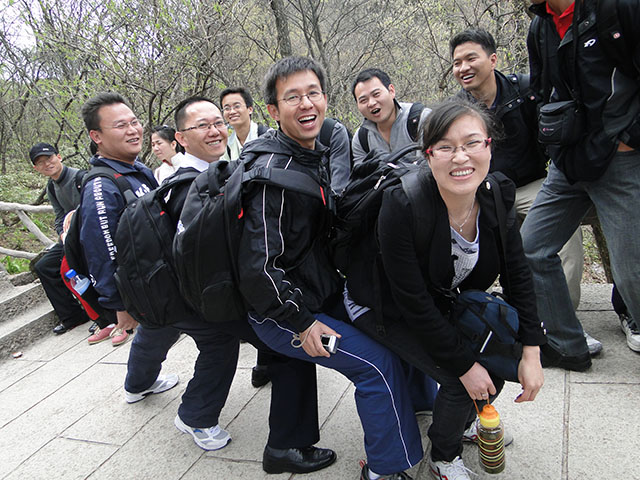 2011.04.30黃山之旅(一人需要，眾人相助）V.jpg